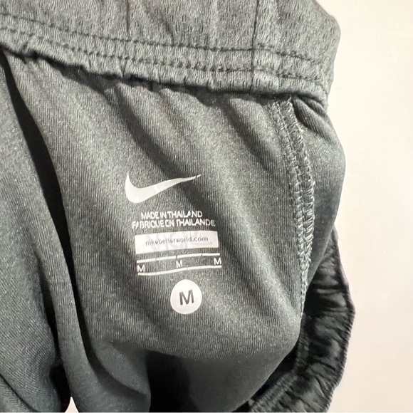 Nike Men Athletic Shorts Gray Running Size Medium - Picture 8 of 9